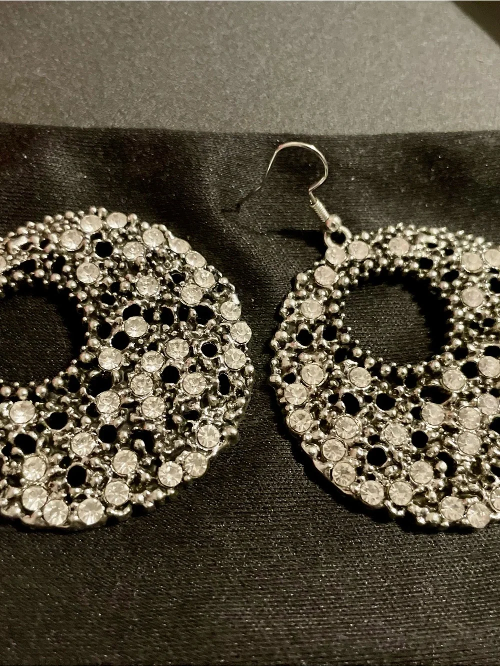 Rhinestone METAL Hoop Statement Earrings - Silver Tone